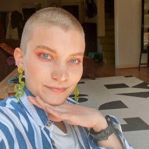 Meet your Posher, Julia